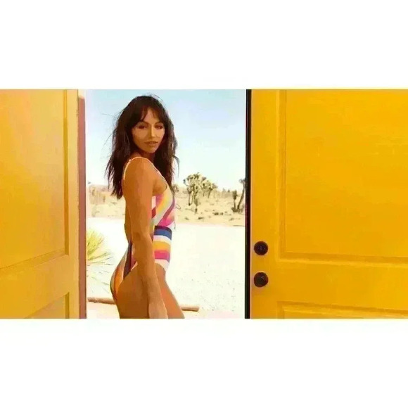 NEW! Sunshine 79 Women's 12 V-Plunge Striped One-Piece Swimsuit NWT $162 - Picture 3 of 3